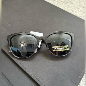 womens sunglasses black and gray NWT